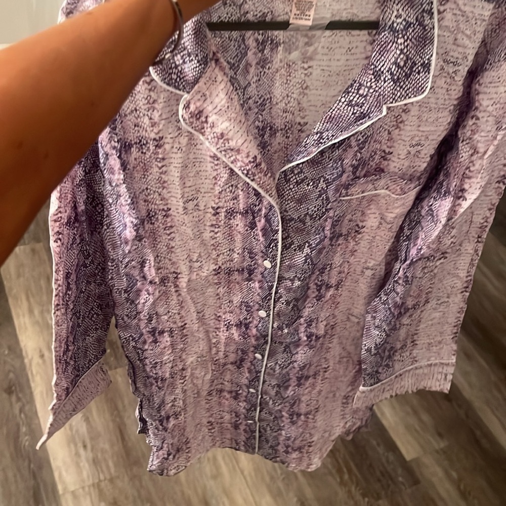 Victoria’s Secret Nwot Python Print Sleep Shirt N… - image 7